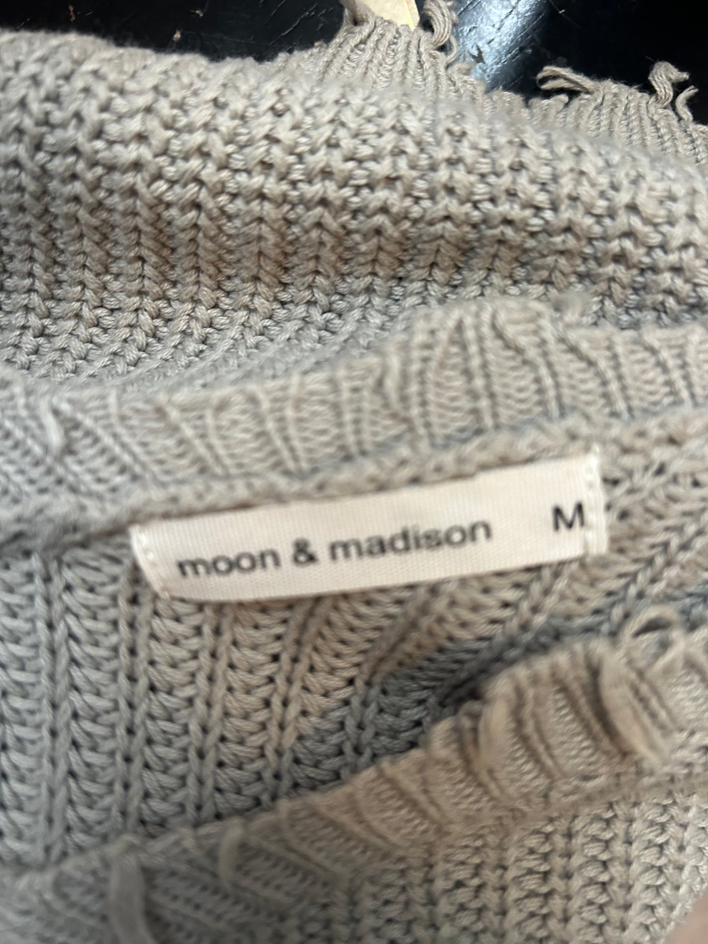 Moon & Madison Sweater M