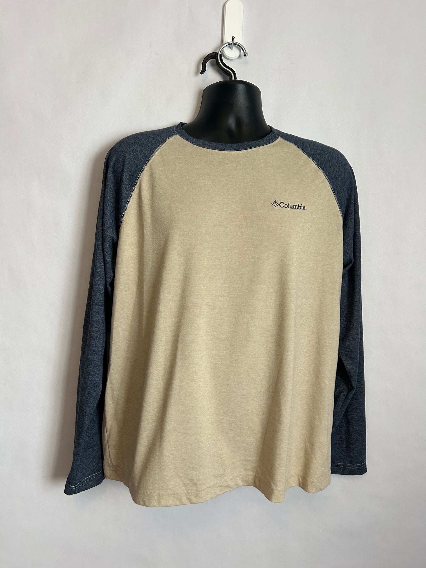 Columbia Tan & Navy Long Sleeve L