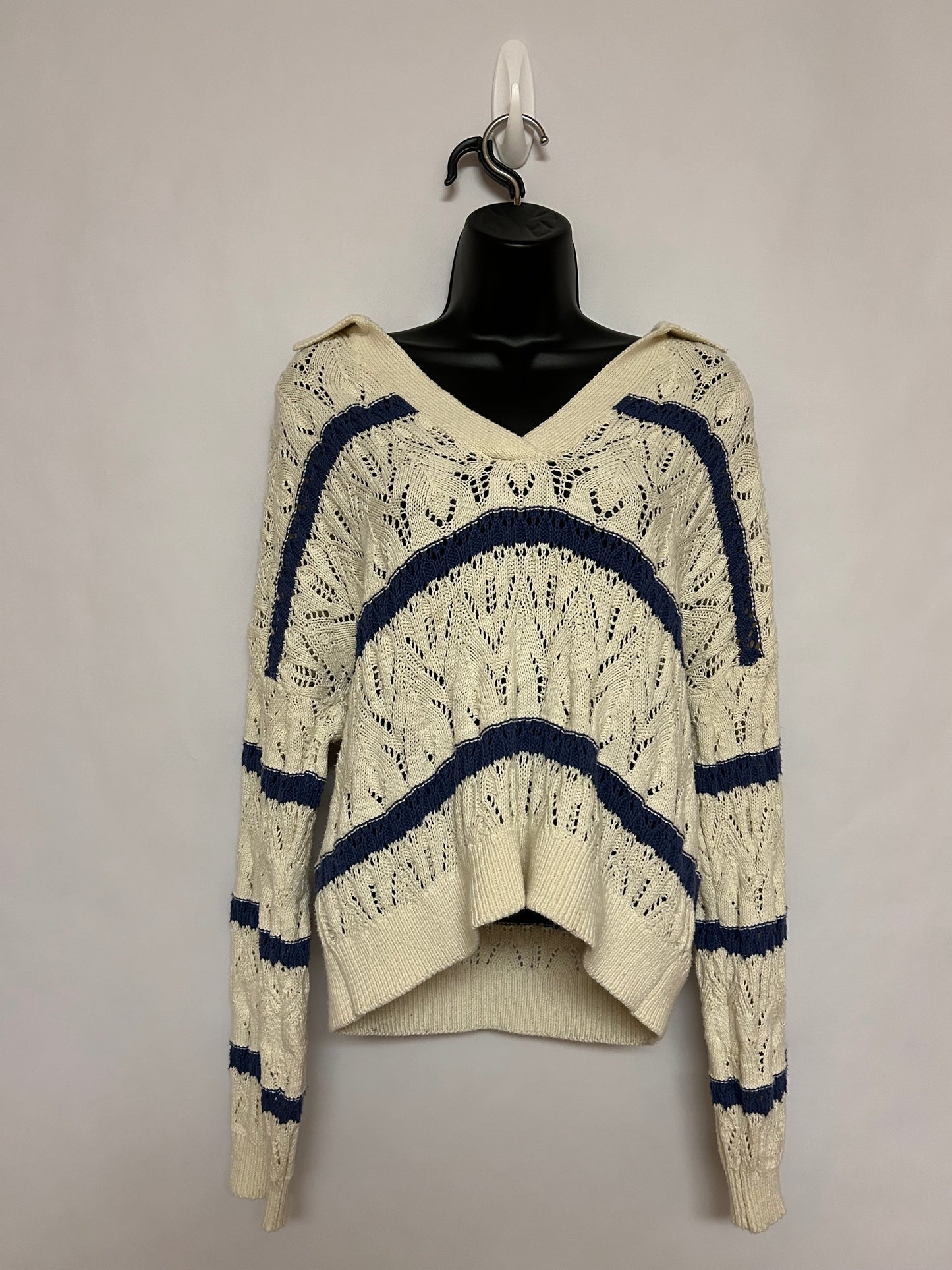 Universal Thread Sweater M