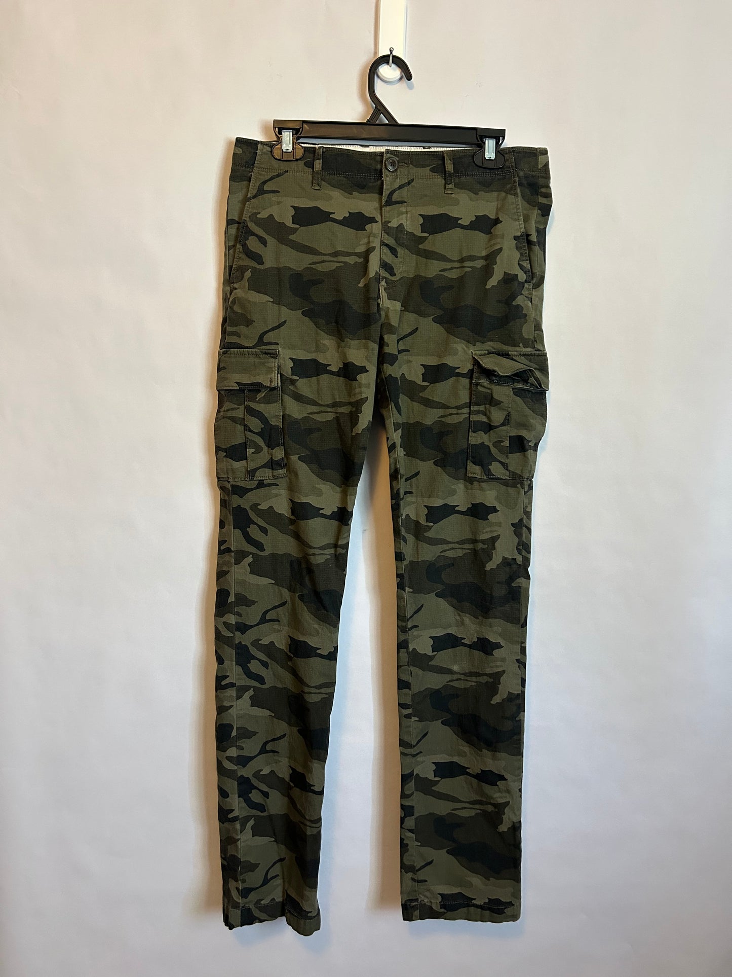GoodThreads Camo Cargos 30 x 36
