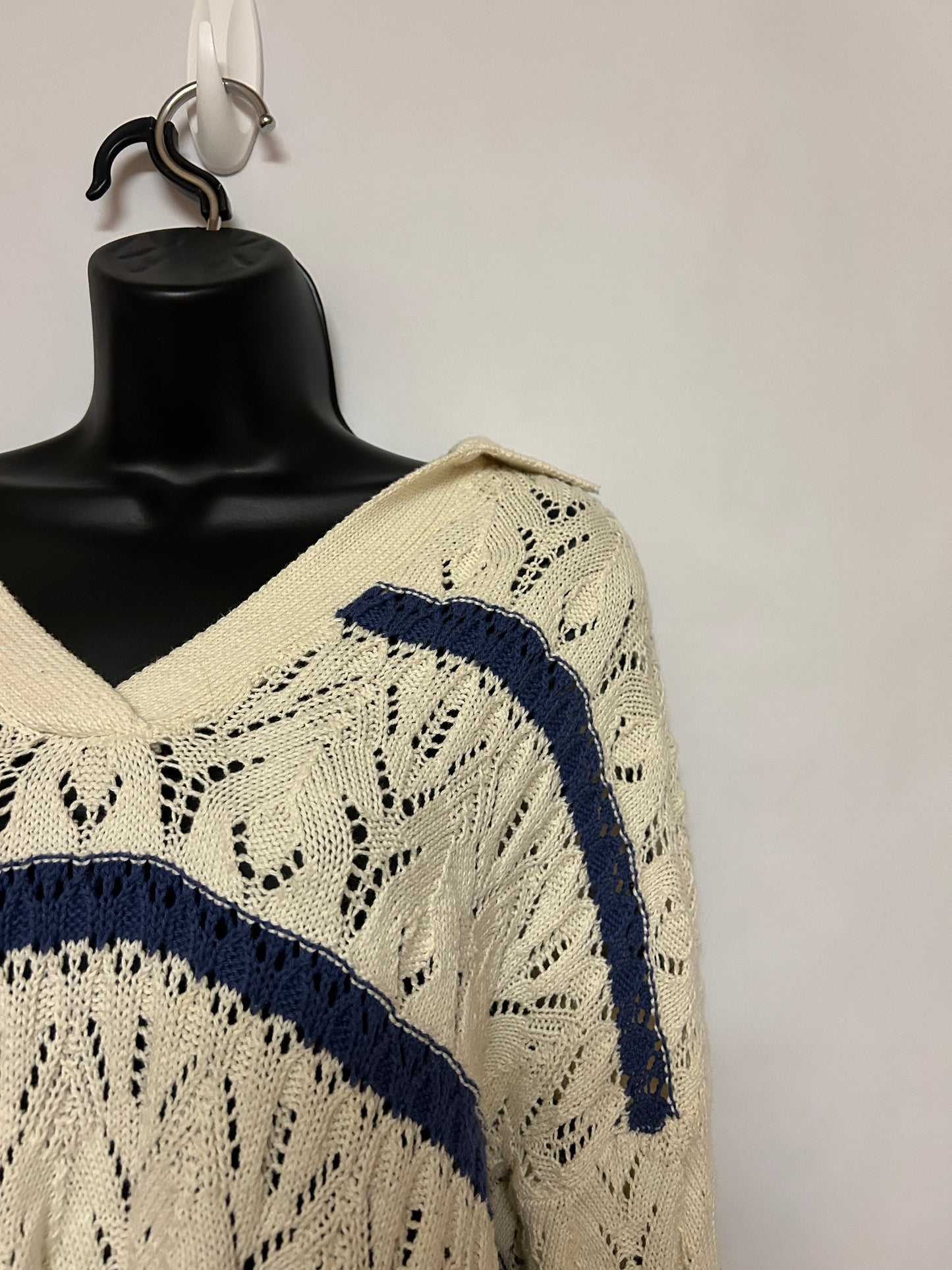 Universal Thread Sweater M