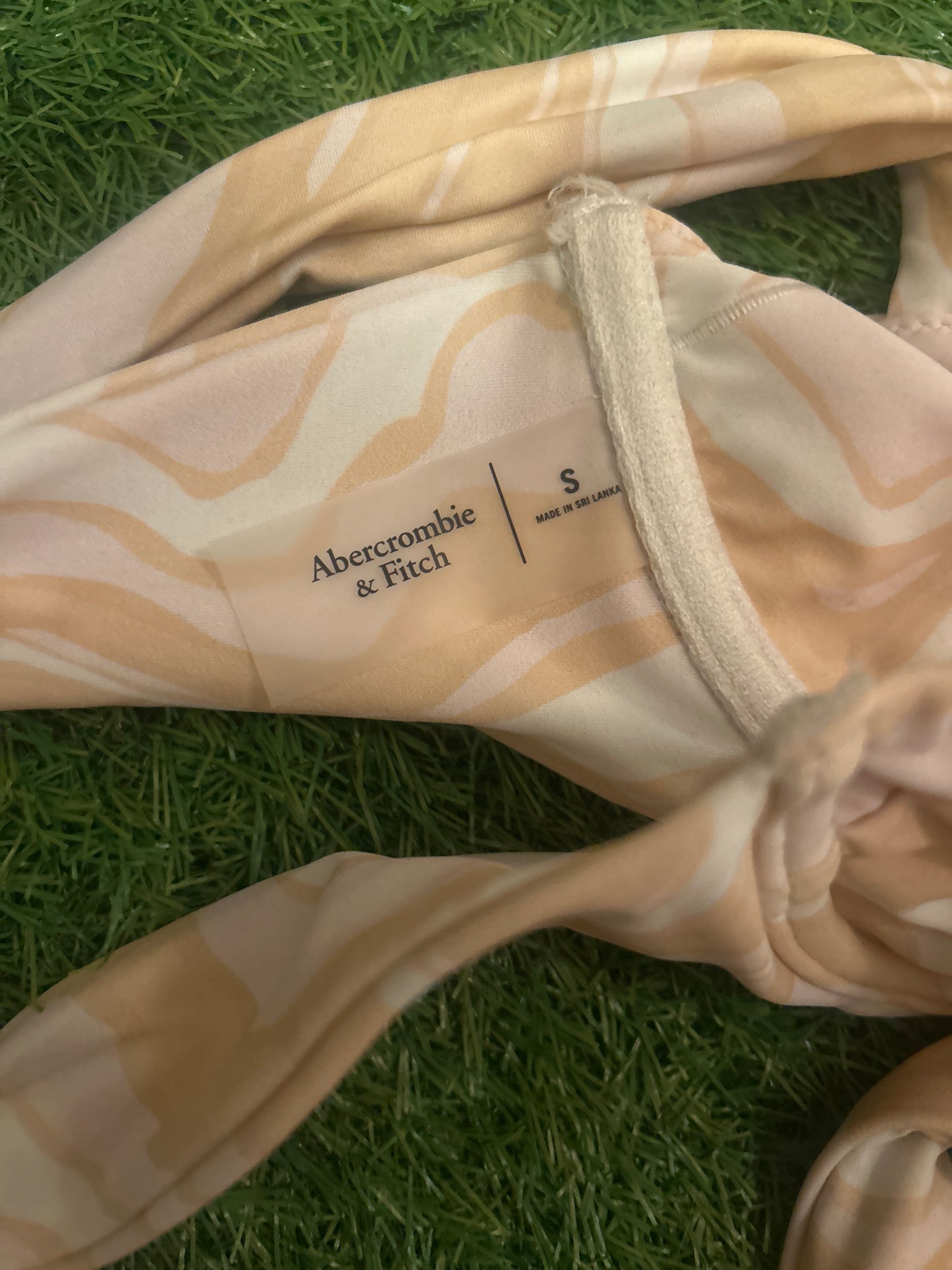 Abercrombie & Fitch Pink and White Swirl Bikini Top S