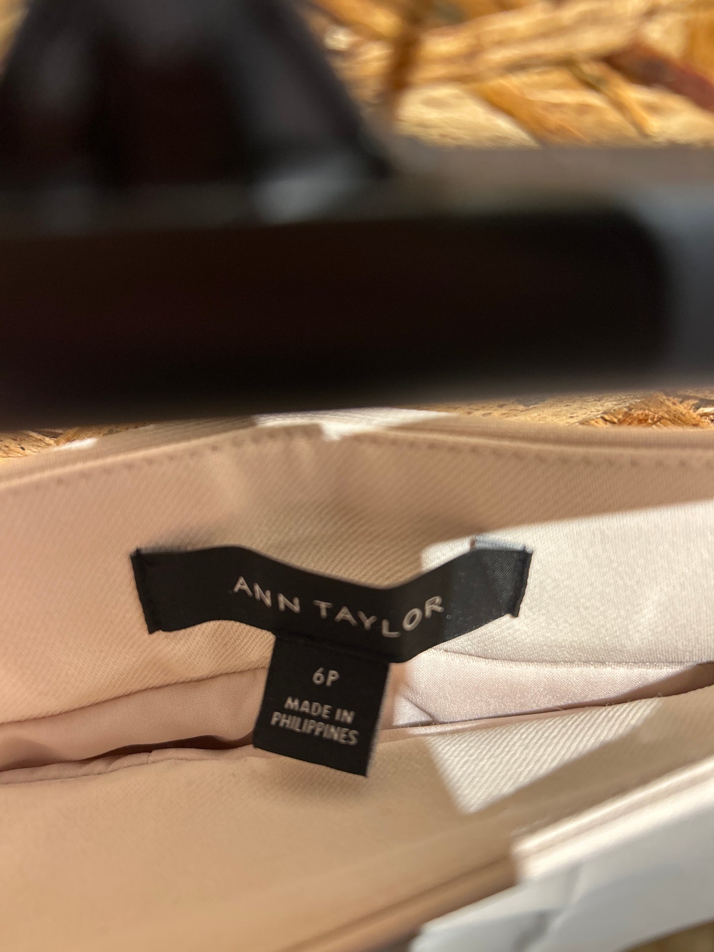 Liz Claiborne Cream Dress Pants 6P