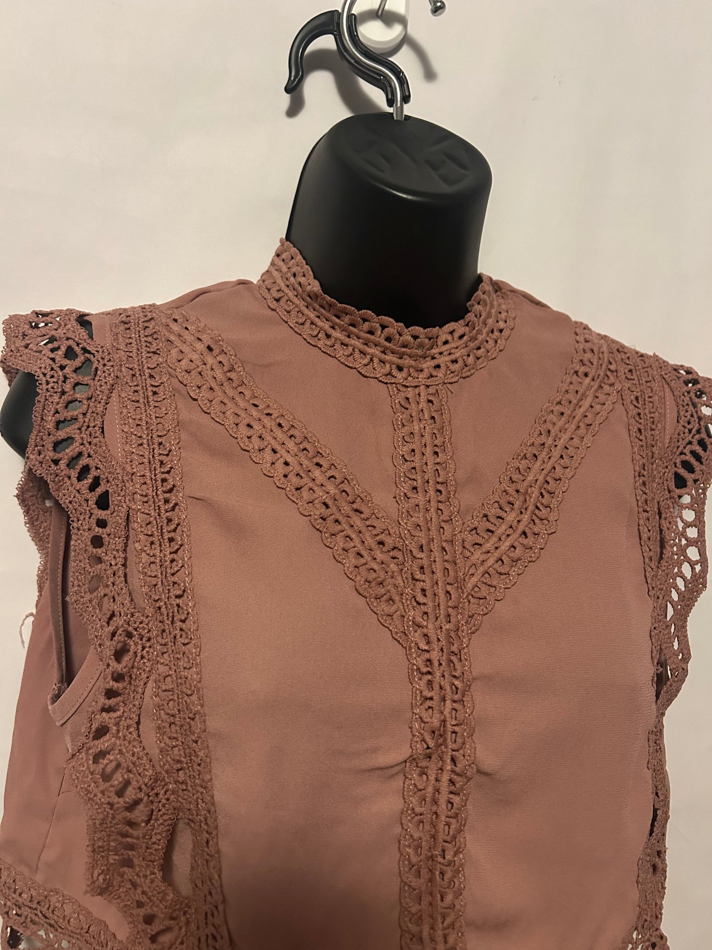 Mauve Lace Crop Tank S/M