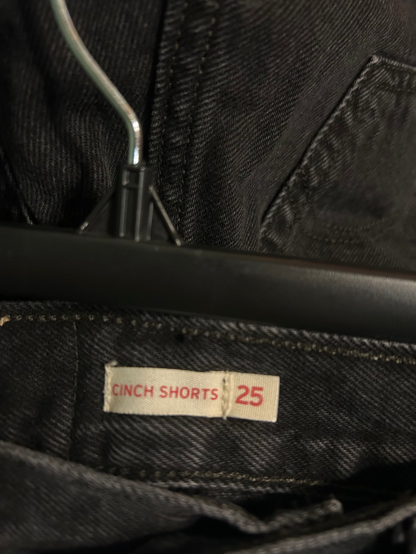 Levi Black Cinch Shorts 25