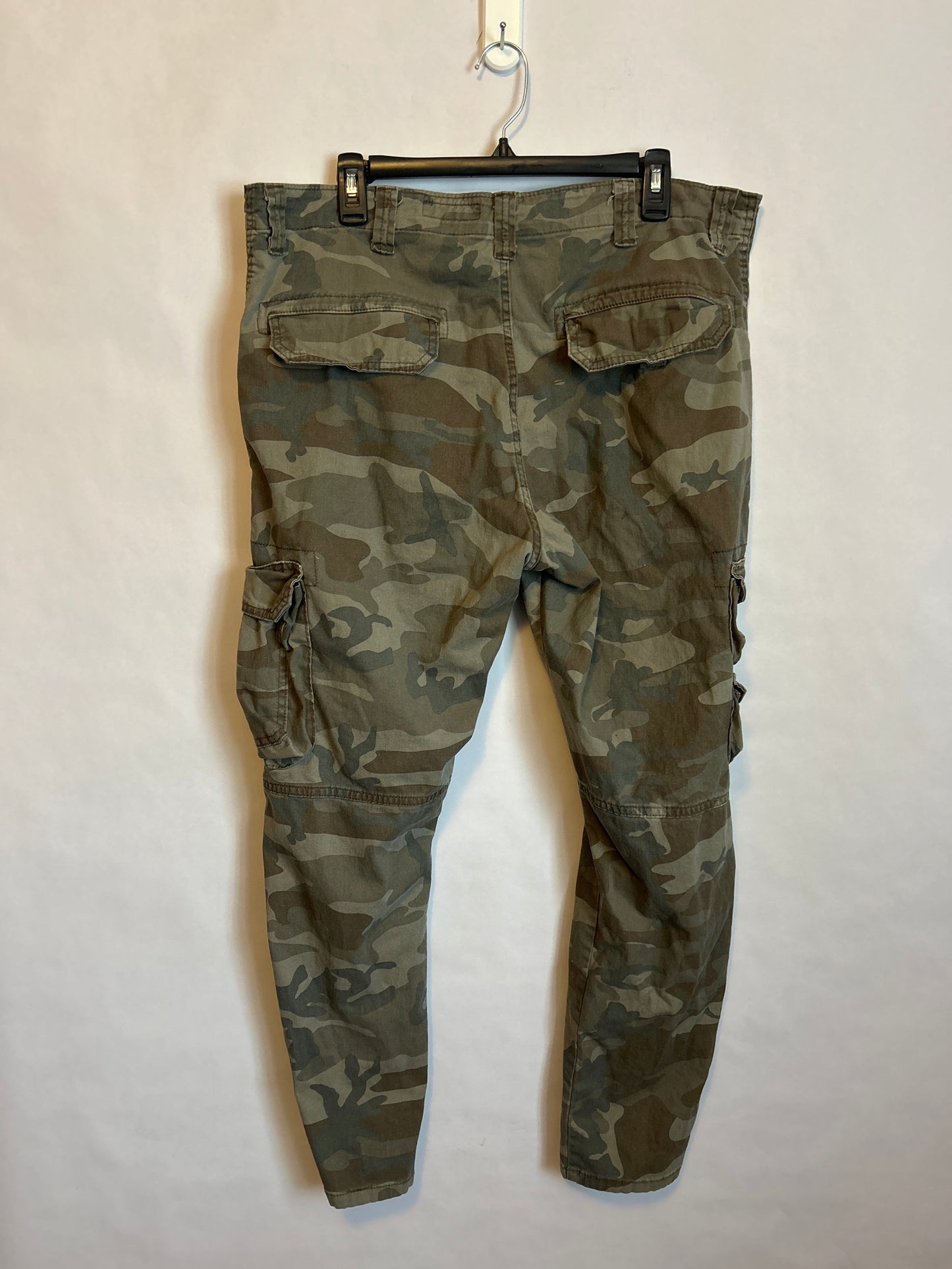 Wrangler Camo Cargos 38 x 30