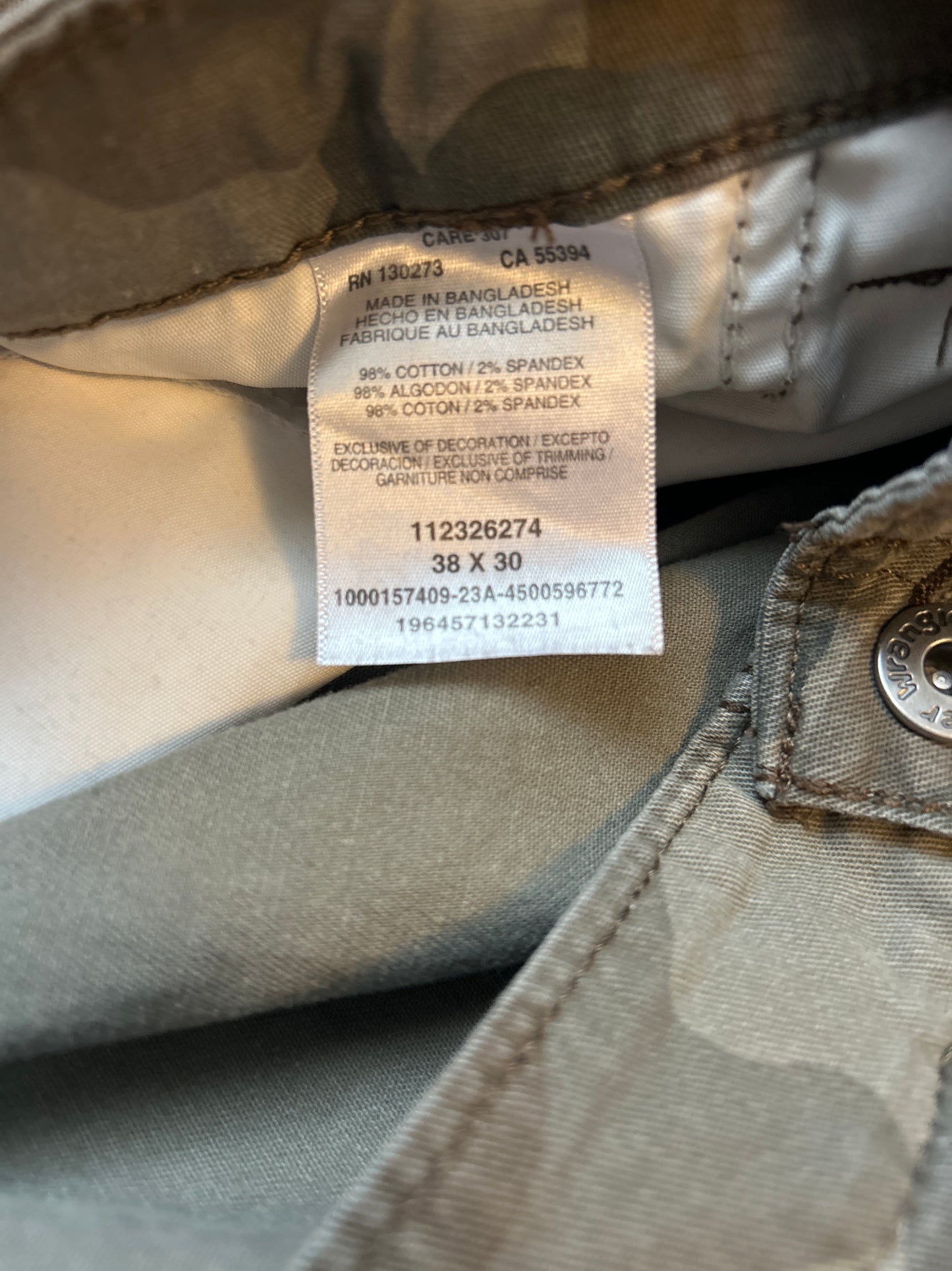 Wrangler Camo Cargos 38 x 30