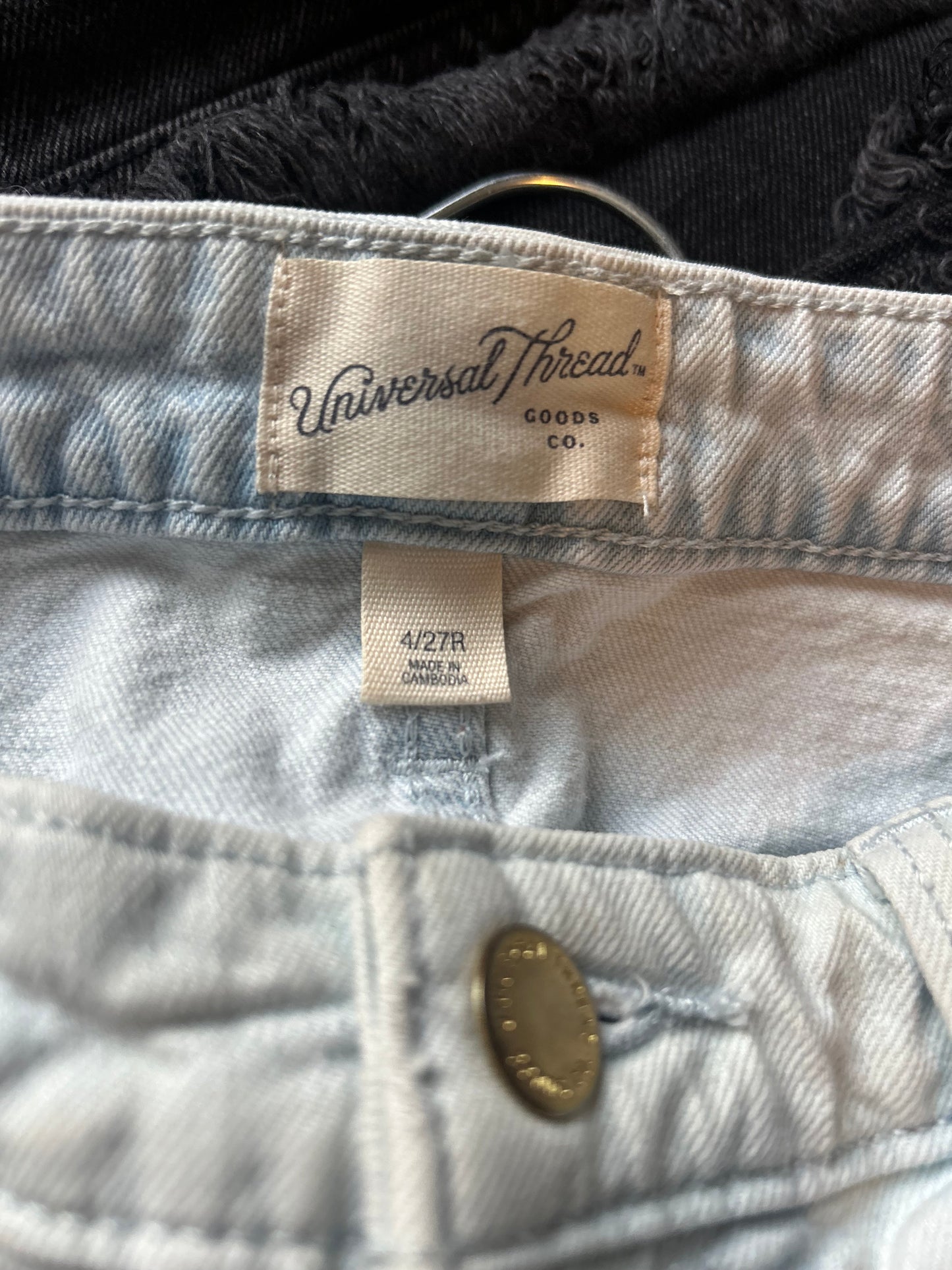 Universal Thread Light Wash Denim Shorts 4/27
