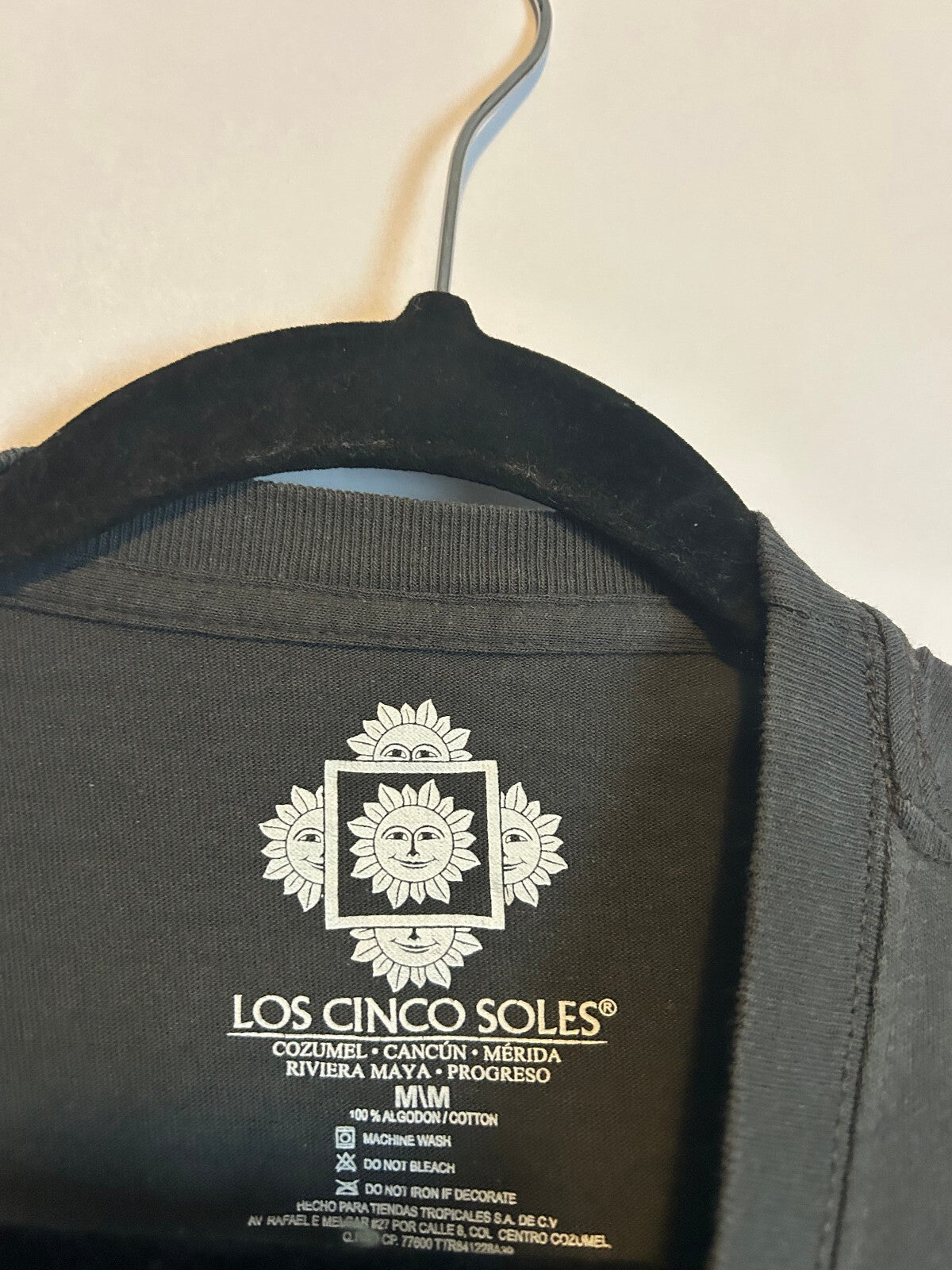 Los Cinco Soles Cancun, Mexico Shark T-Shirt M
