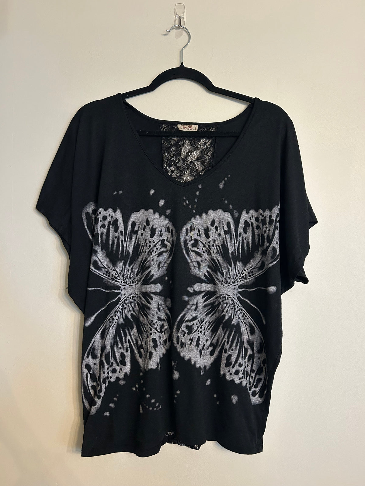 Ever Blue Symmetric Butterfly Batwing Style Black Shirt L