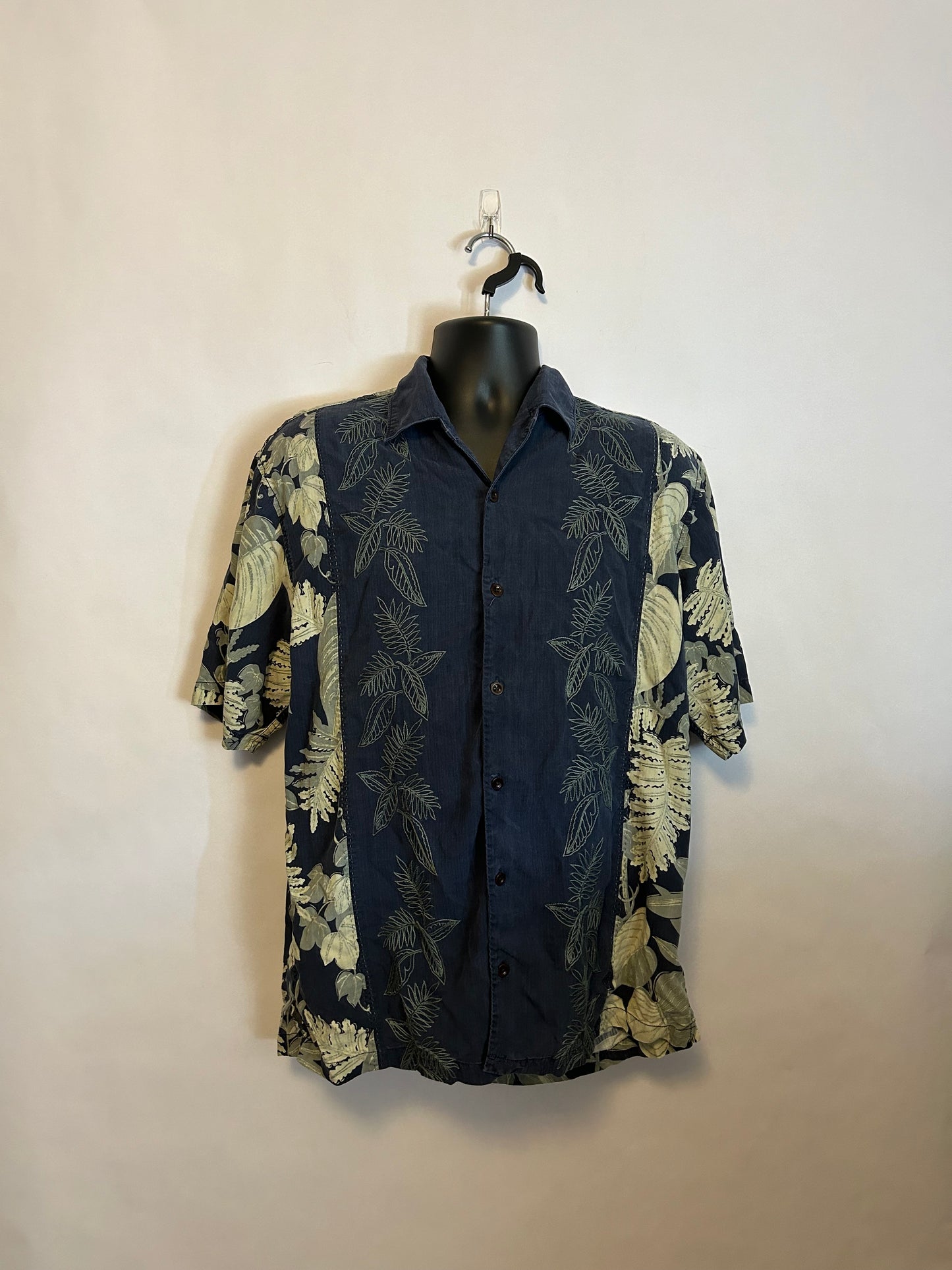 Tommy Bahama Button Up L