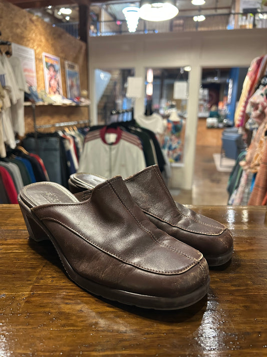 Vintage Villager Brown Leather Clogs 6