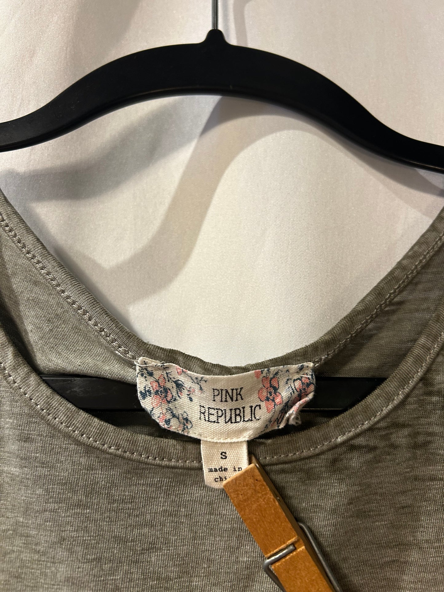 Pink Republic Green Tank S