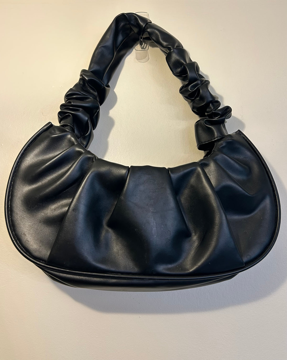 Y2K Black Faux-Leather Ruched Shoulder Bag