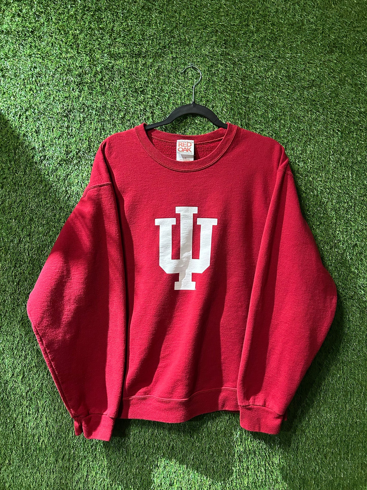 IU Sweatshirt L