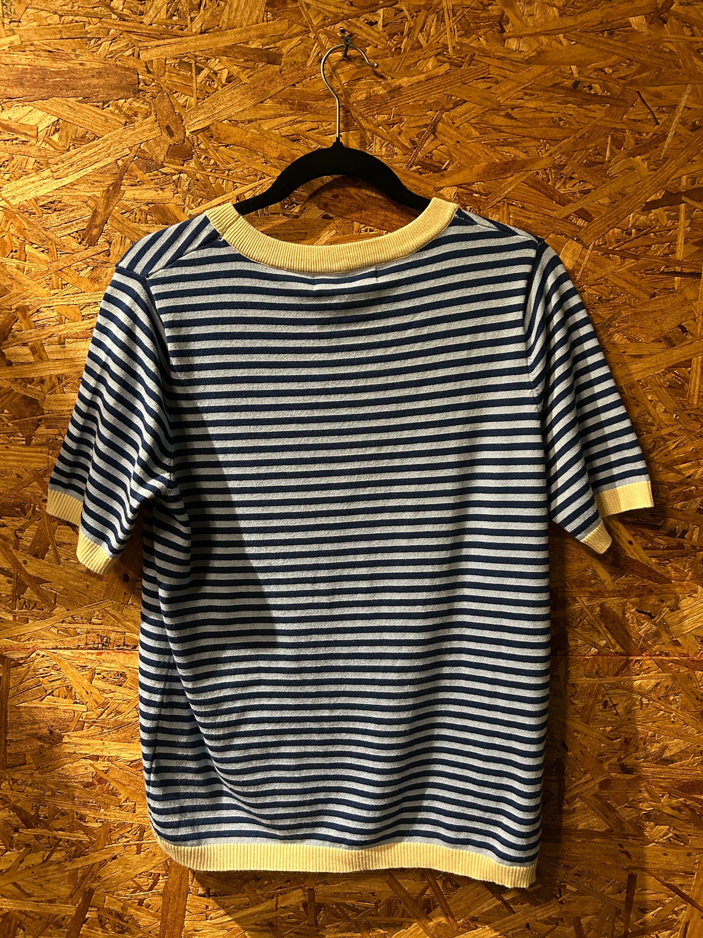 Dokotoo Striped T-Shirt M