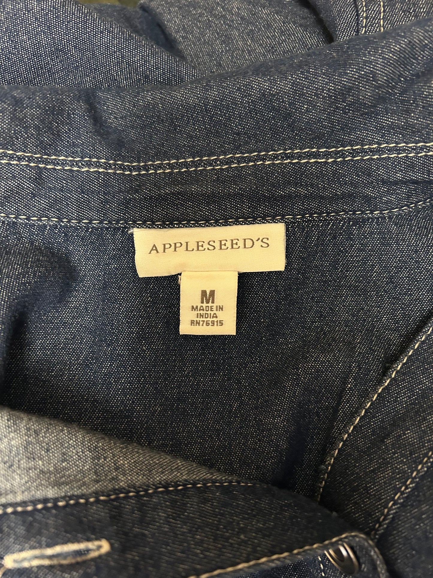Appleseed’s Denim Button Up M