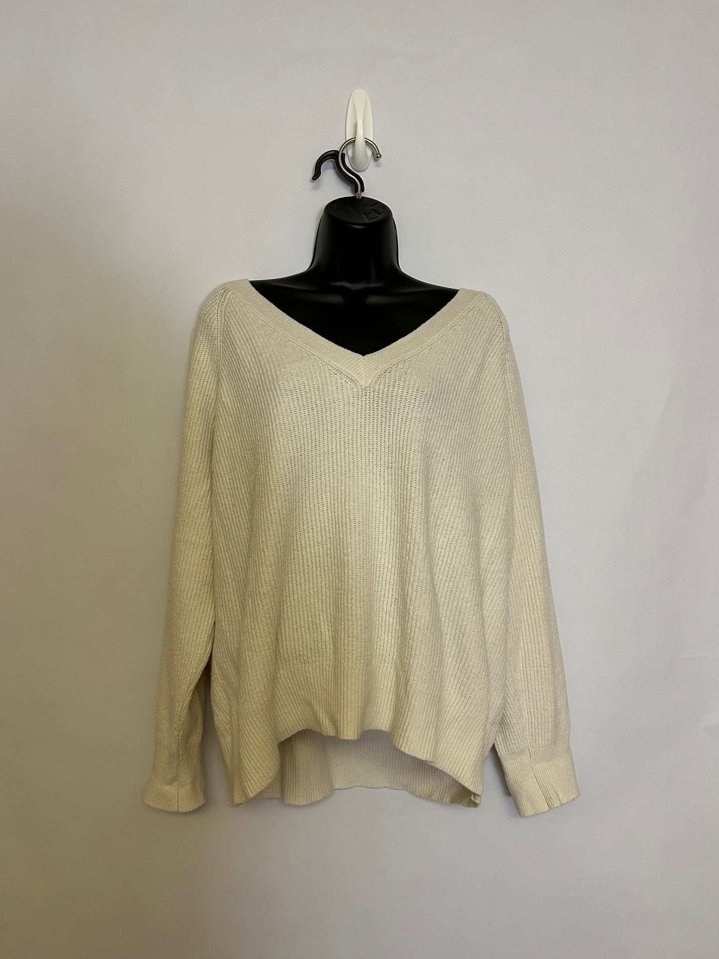 Old Navy Cream Sweater XL