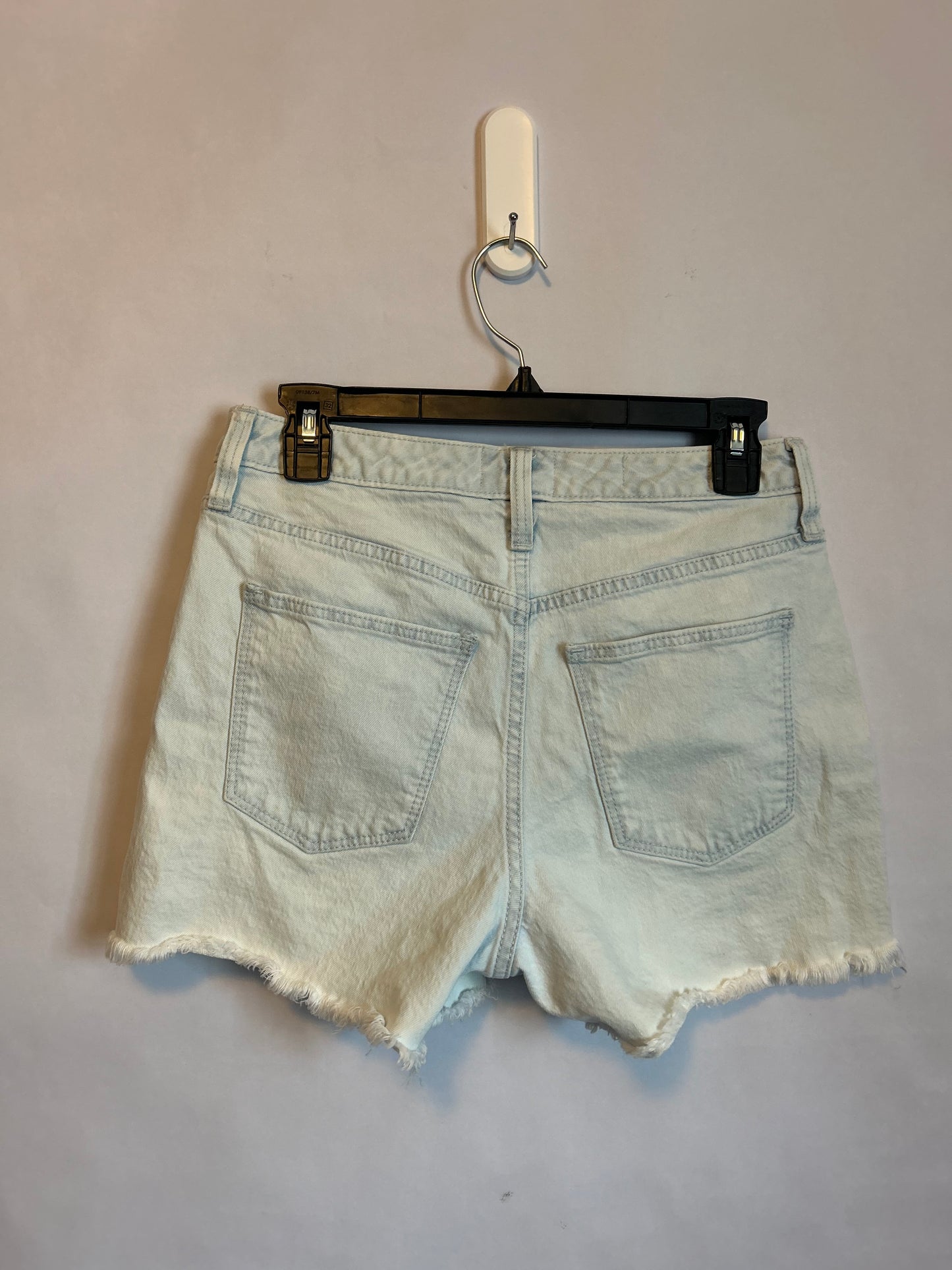 Universal Thread Light Wash Denim Shorts 4/27