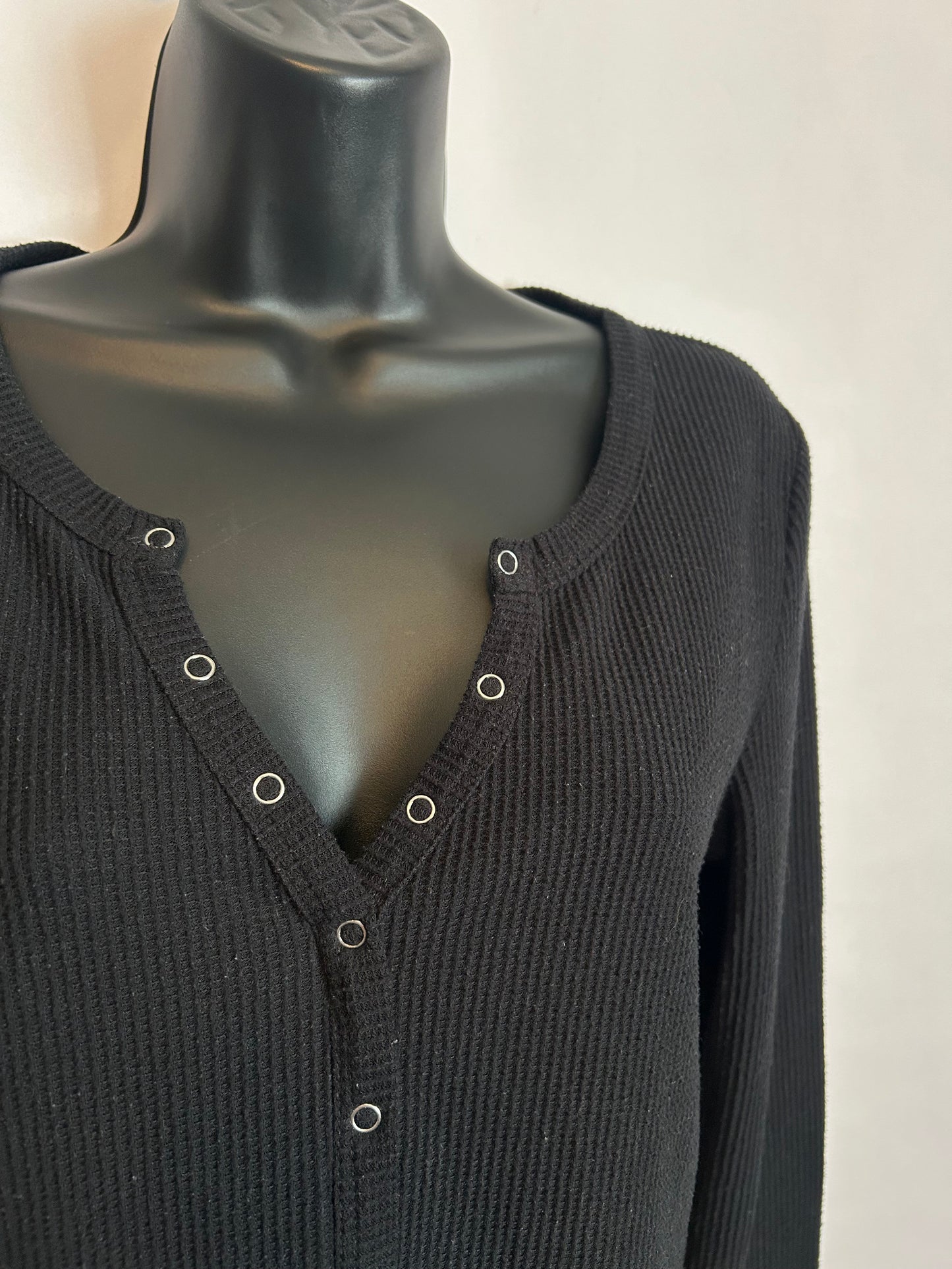 Me to We Black Button Up Long Sleeve M