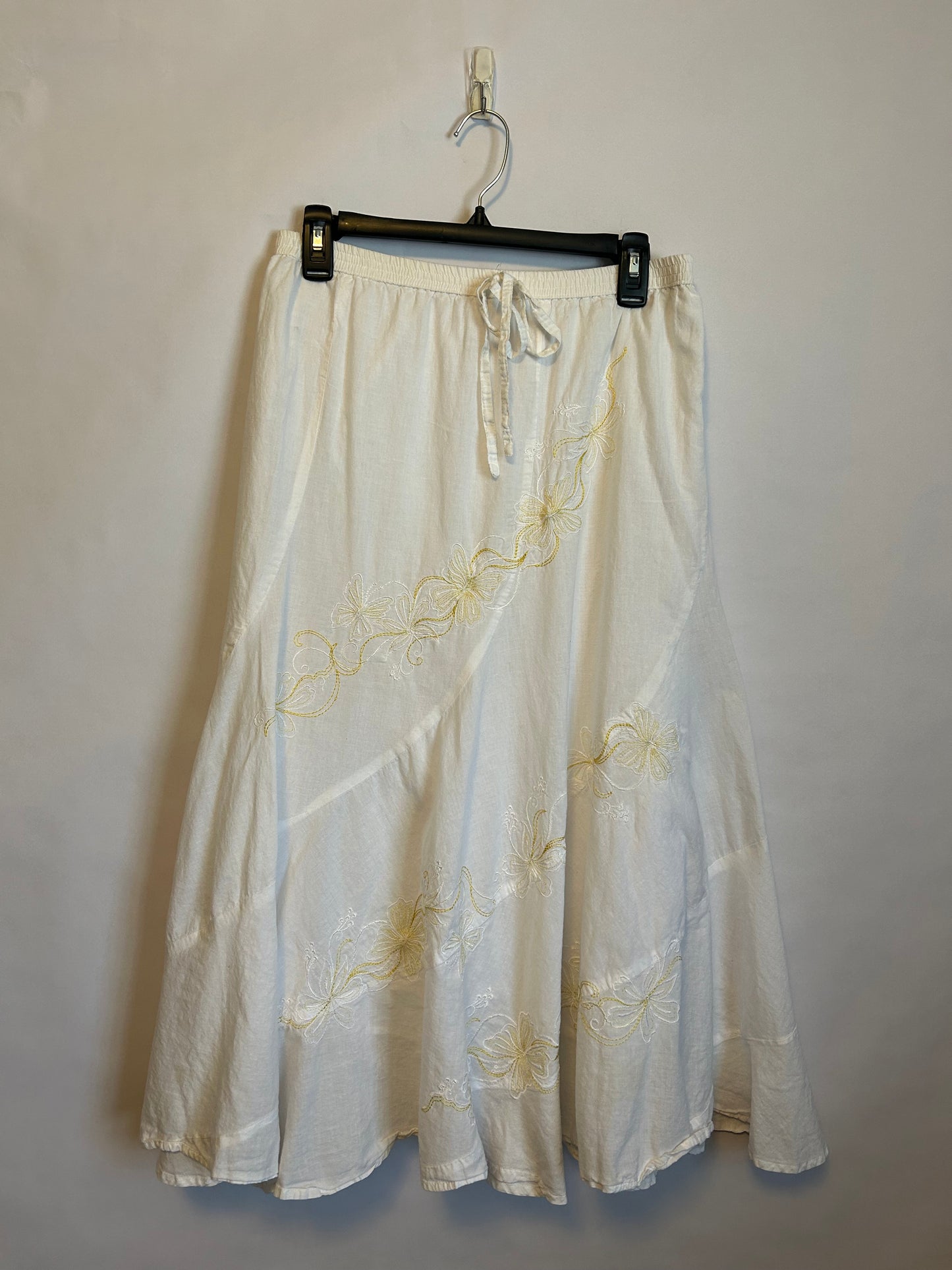 Metro Wear White Floral Skirt M