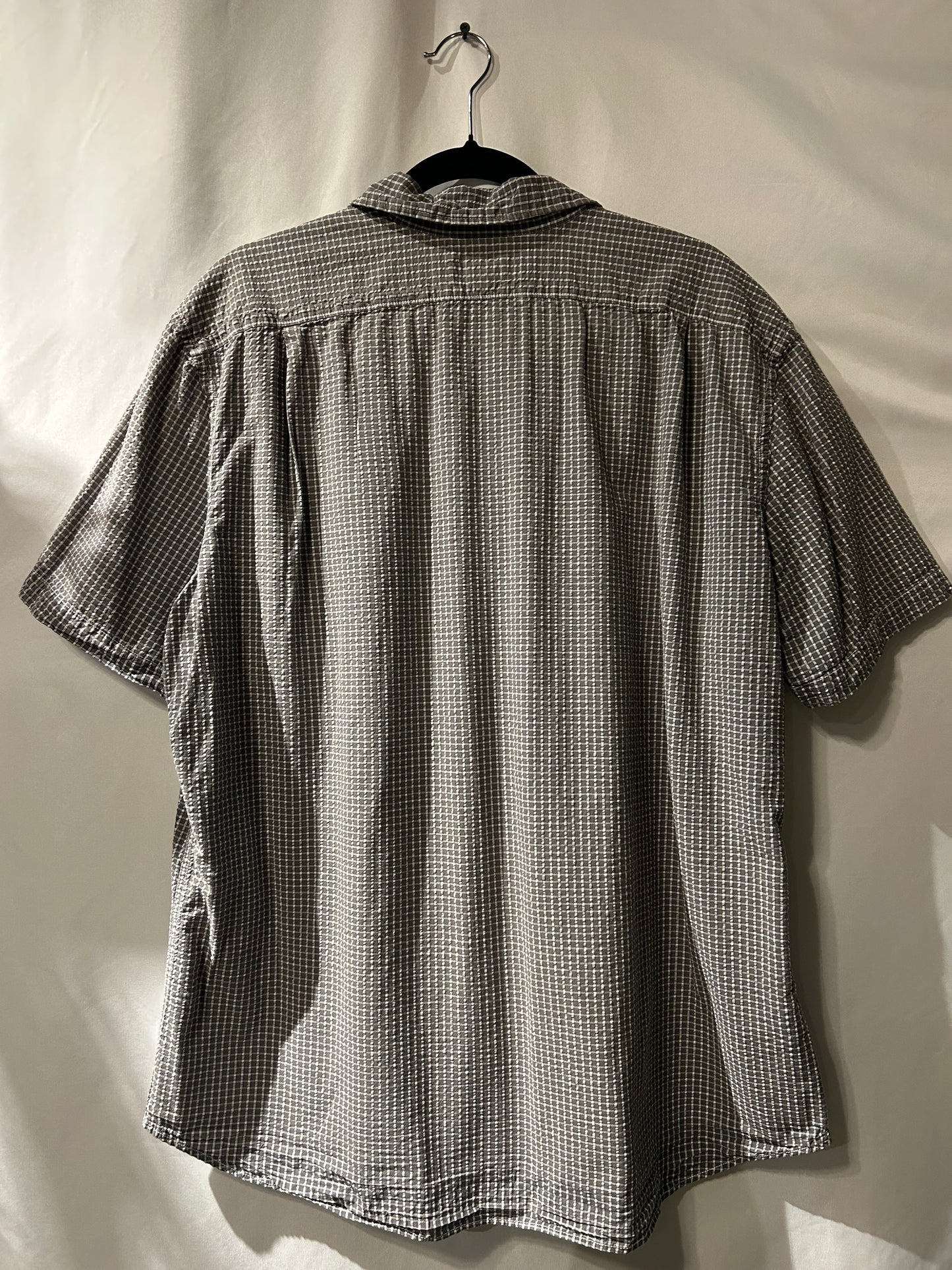 Eddie Bauer Button Up XL