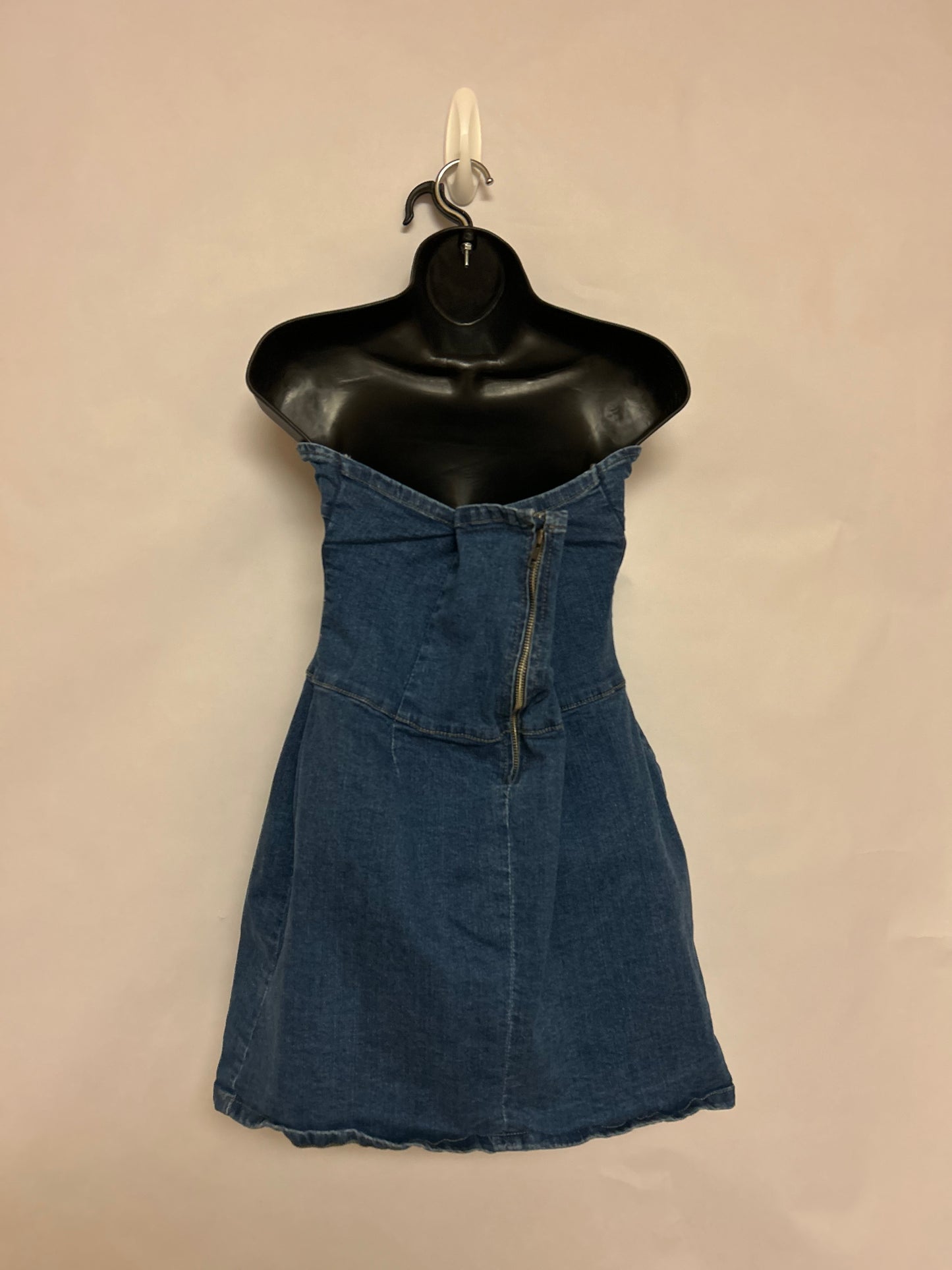 Pretty Little Thing Denim Dress 16