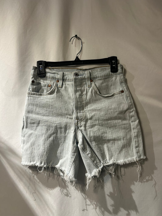 Levi Shorts Light Wash 26