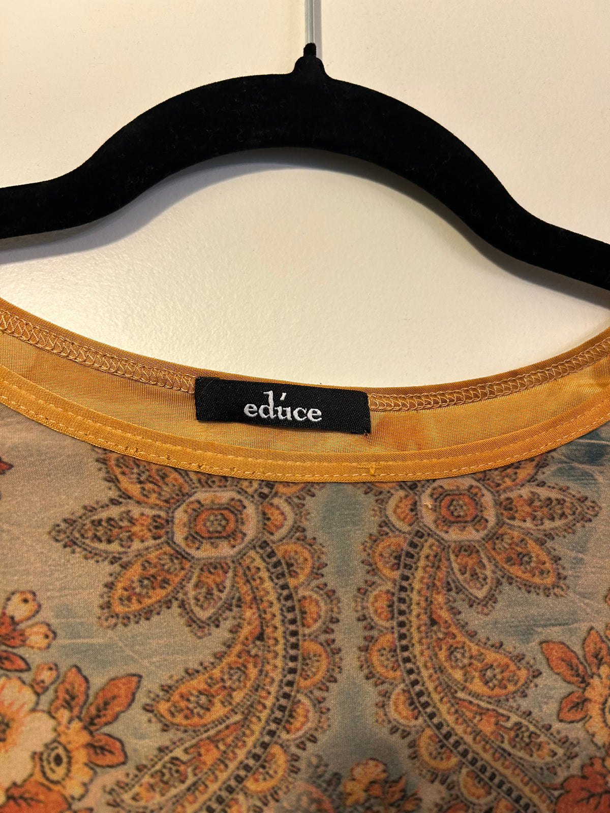 Edúce Vintage Paisley Top