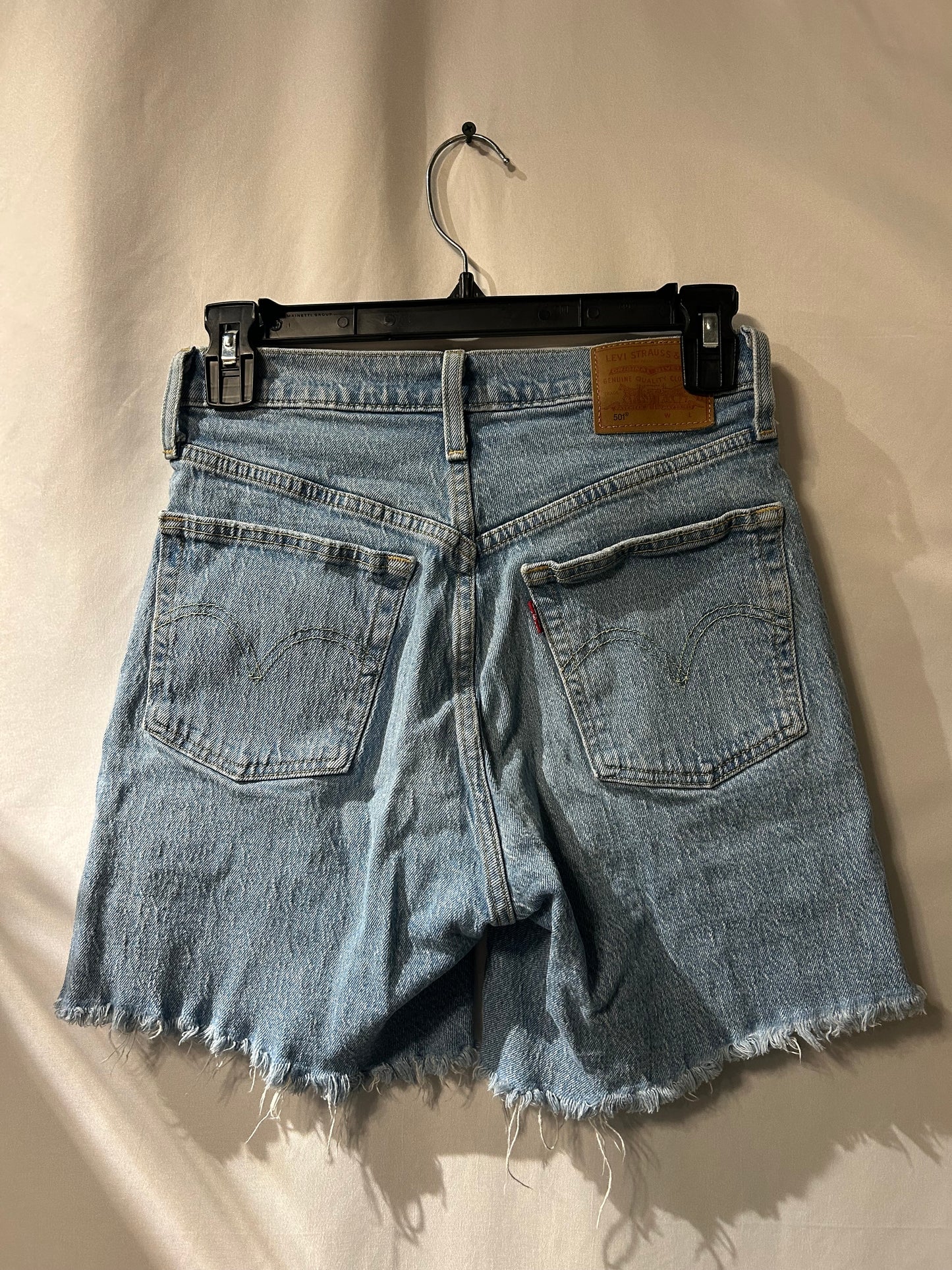 Levi Frayed Shorts 26