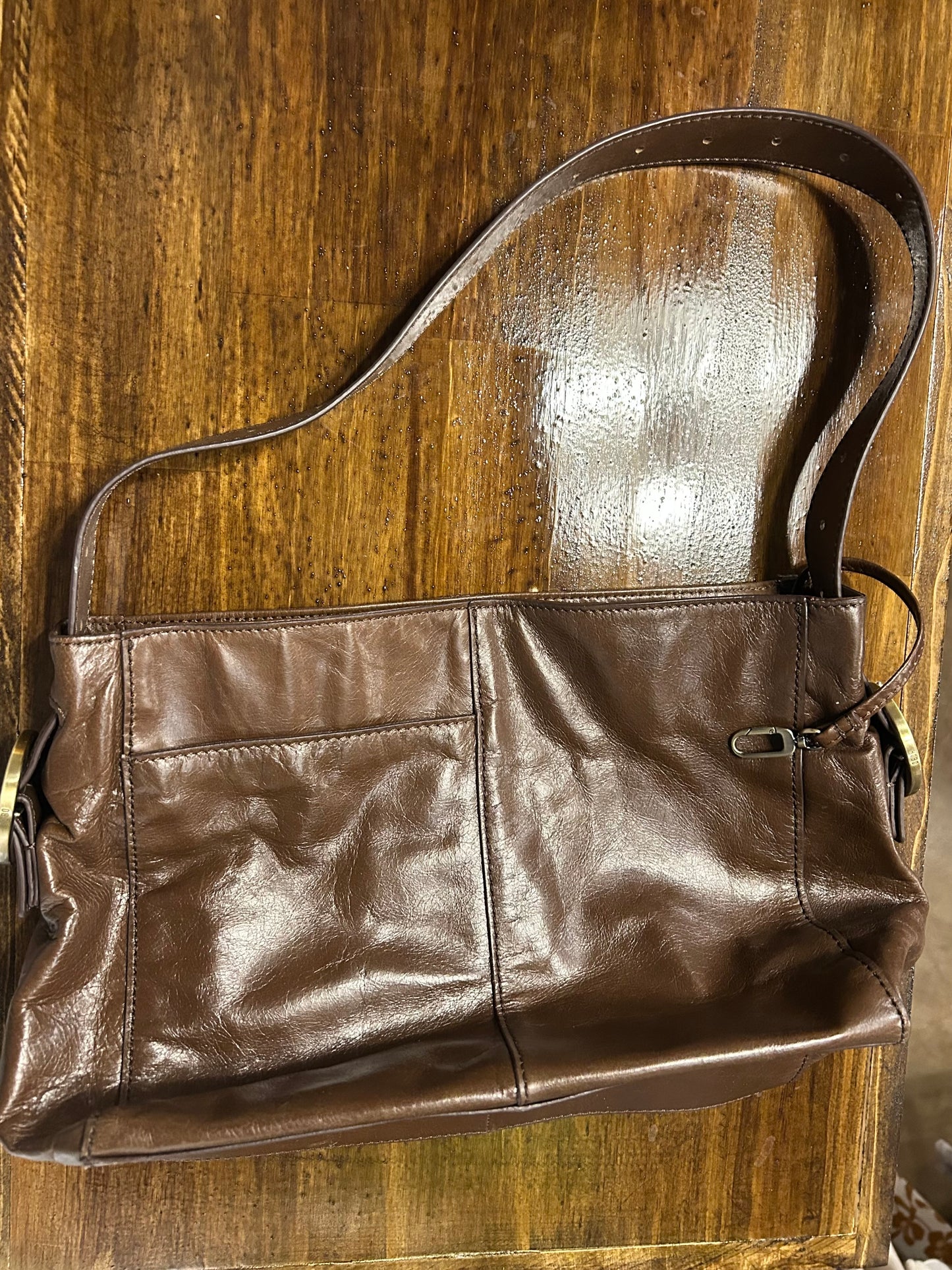 Hobo Brown Shoulder Bag Magnetic Closure Stitching Inner Pockets Classic