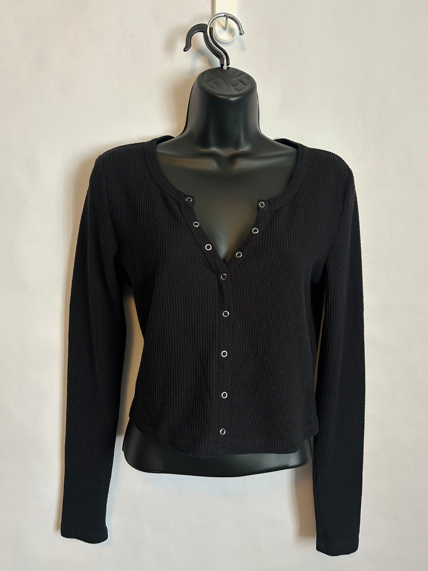 Me to We Black Button Up Long Sleeve M