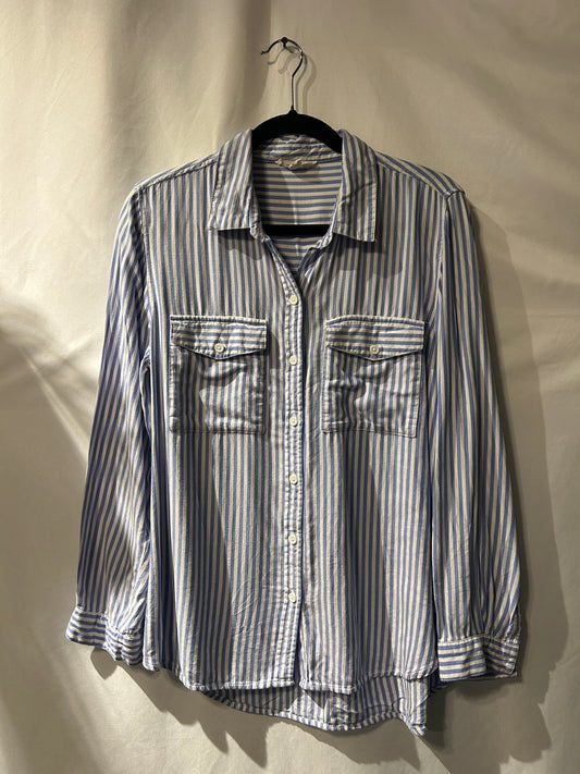 Beachlunchlounge Soft Blue & White Button Up M