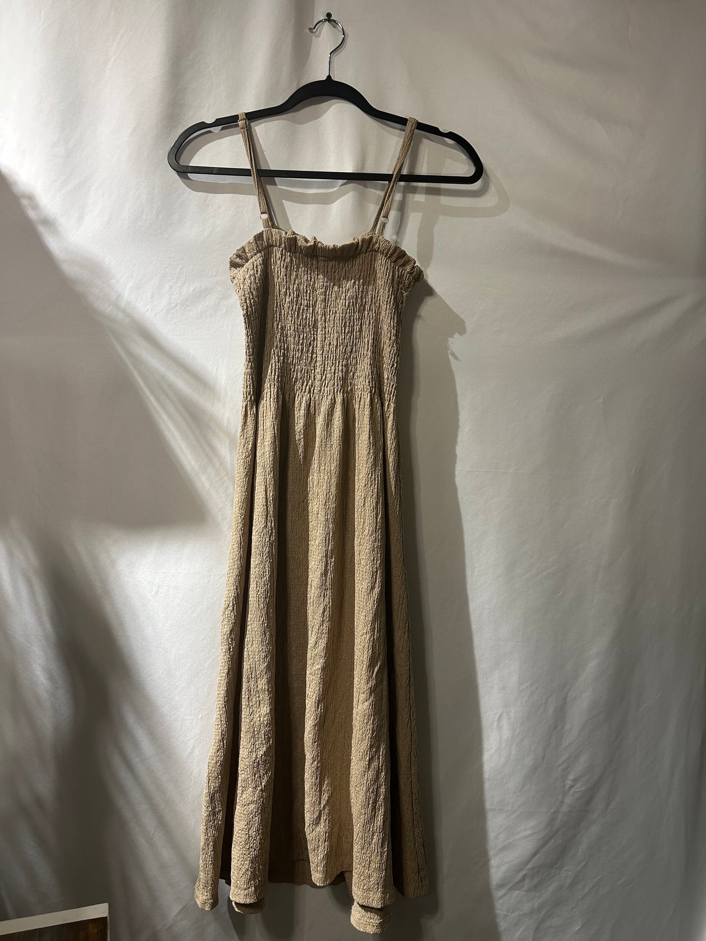 H&M Smocked Crinkle Tan Midi Dress S