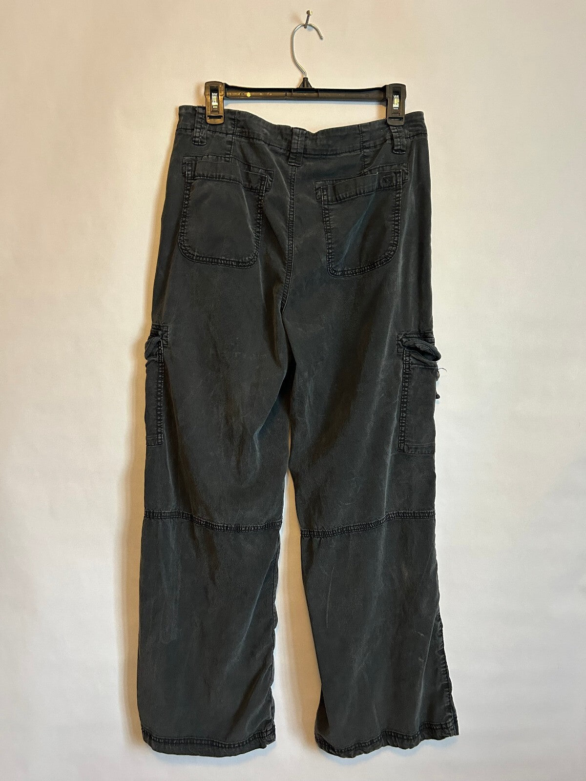 American Eagle Black Cargo Pants 10