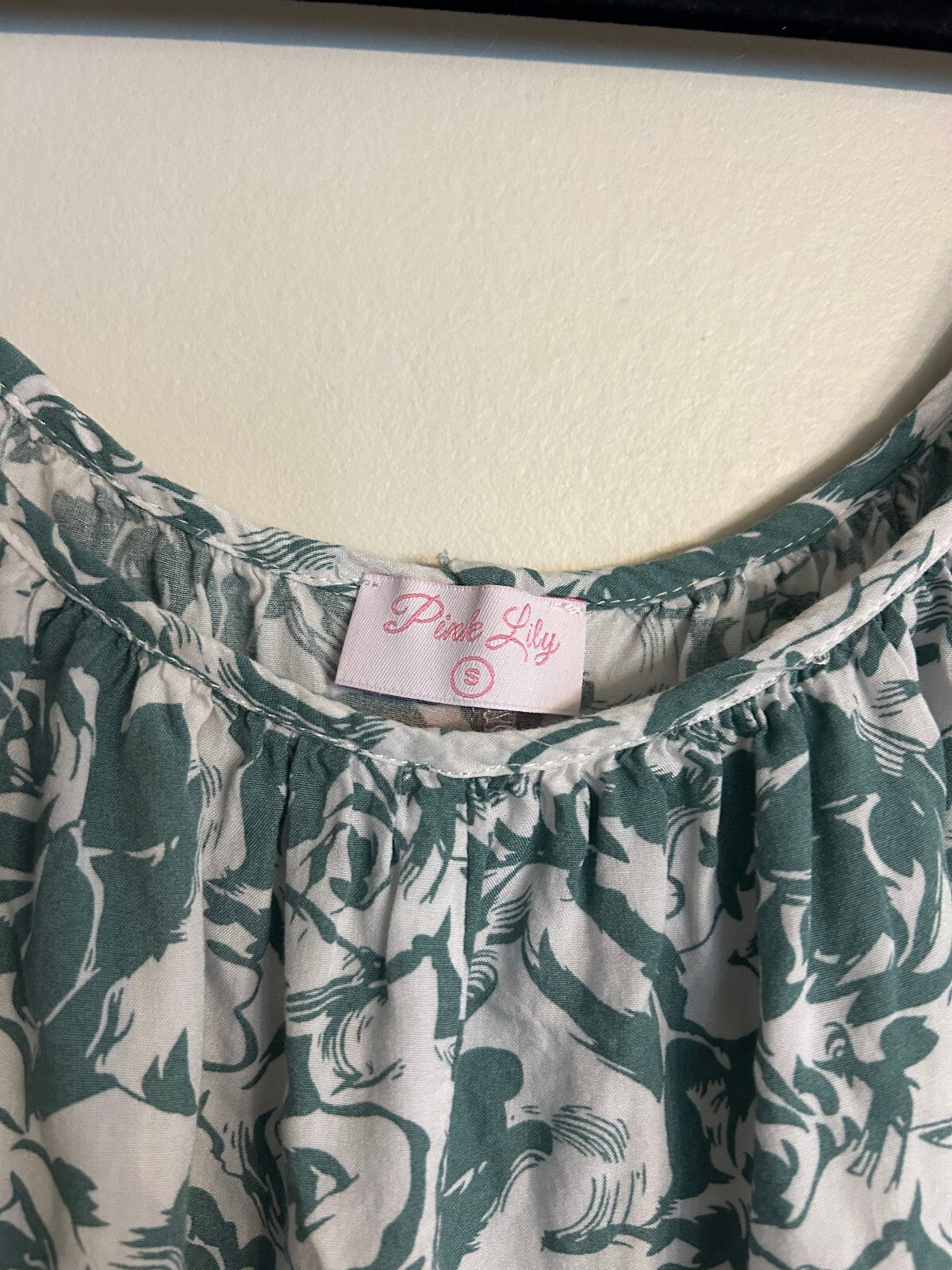 Pink Lily Green and White Floral Ruffle-Strap Short Romper S
