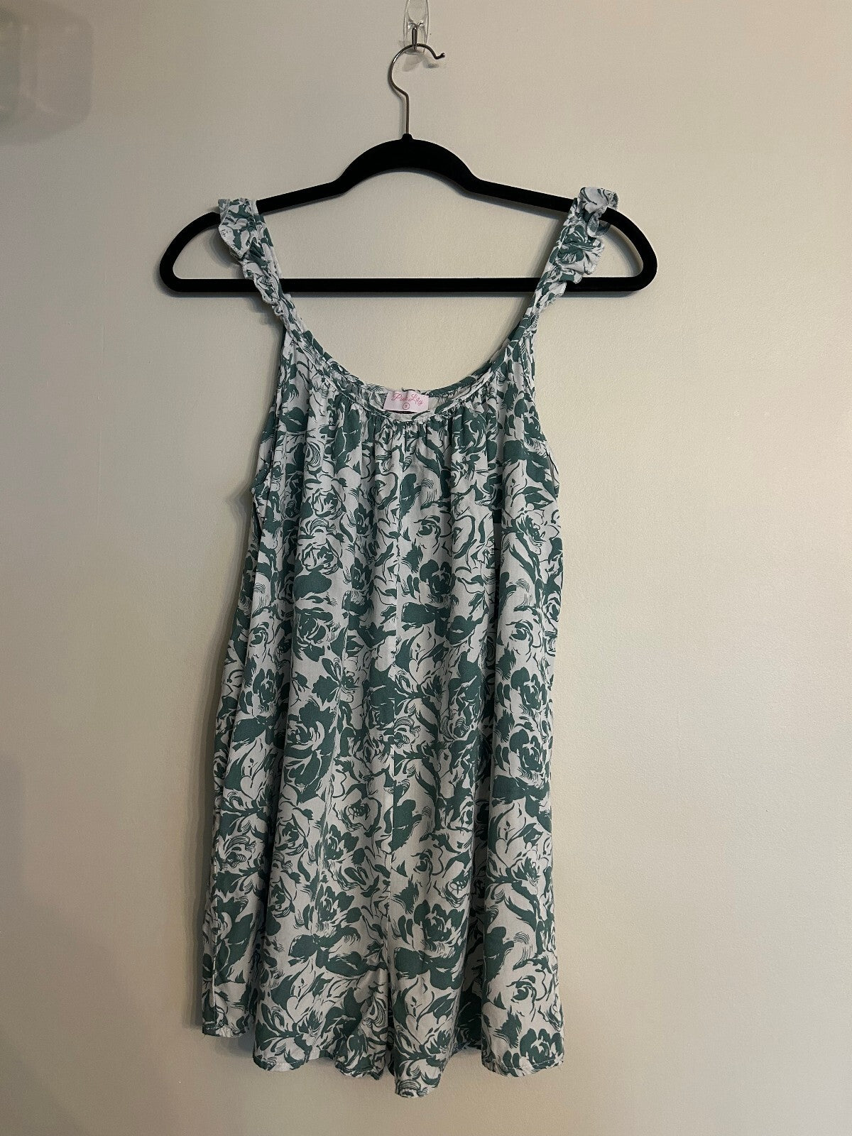 Pink Lily Green and White Floral Ruffle-Strap Short Romper S