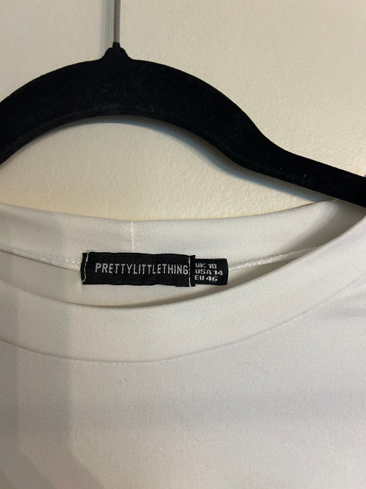 PrettyLittleThing Malibu Graphic T-Shirt 14